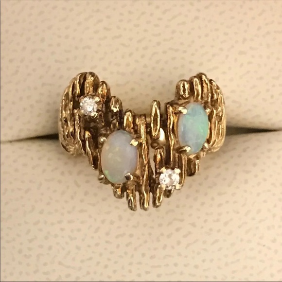 14K Gold Opal & Diamond Ring - Picture 2 of 8